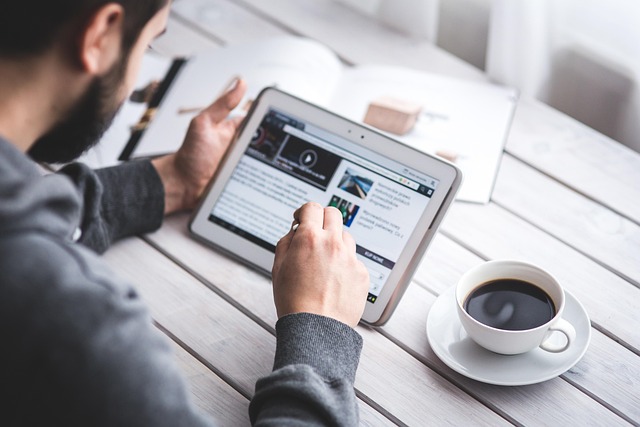 Man reading email marketing Newsletter